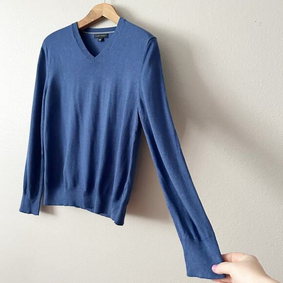 Banana Republic Silk/Cashmere Blend Blue V-Neck Sweater Women’s Size Large - Picture 2 of 8